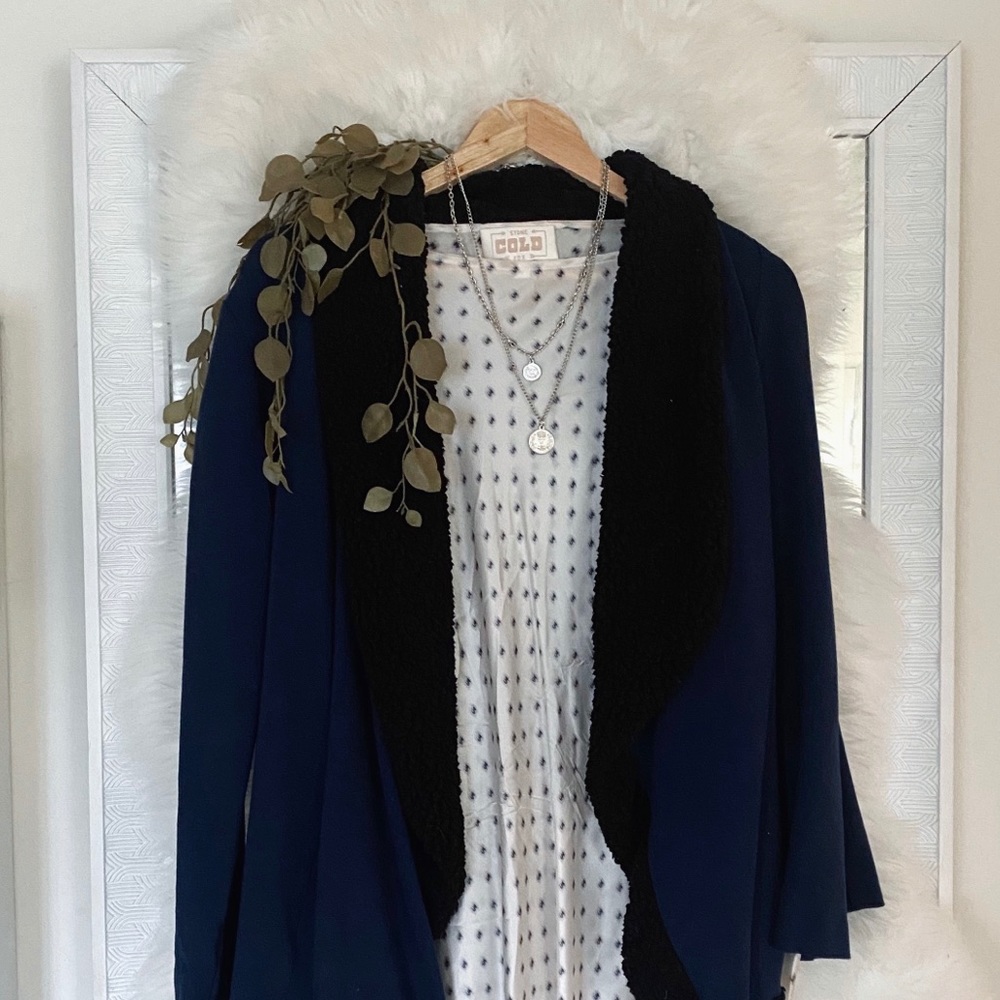 • § Vintage Navy Blue & Black Shearling Jacket § •